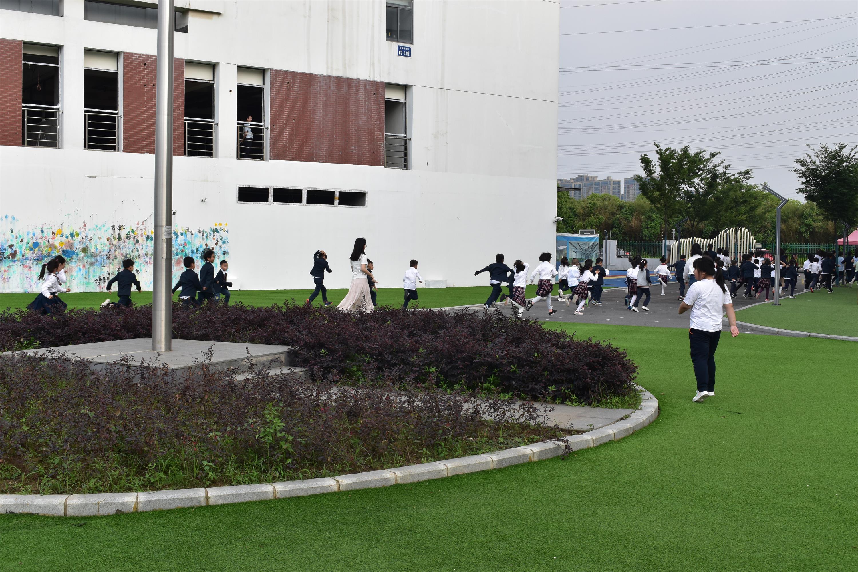 南京新书院悠谷学校安全疏散演习活动总结