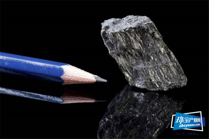 合成钻石和天然钻石有啥不一样? 合成钻石和天然钻石有啥不一样?