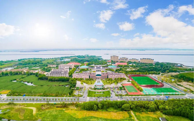 重磅！中加枫华荣登2021福布斯中国•国际化学校排行榜全国百强！
