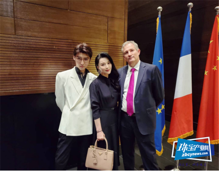 华人珠宝设计师Dennis Song出席法国大使馆官邸晚宴
