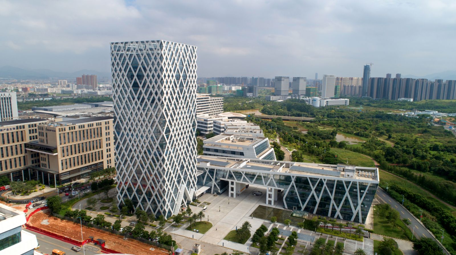 深圳国家生物产业基地生物医药企业加速器工程幕墙分包工程