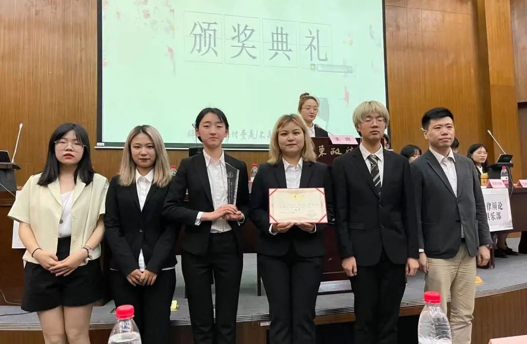 一衣带水,共“话”精彩 | 华政第五届“普世律师杯”新生辩论赛顺利落幕 一衣带水,共“话”精彩 | 华政第五届“普世律师杯”新生辩论赛顺利落幕