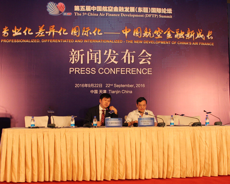 新书发布会_副本.jpg 新书发布会_副本.jpg
