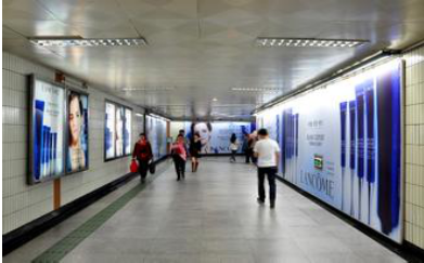 深圳地铁平面广告的优势