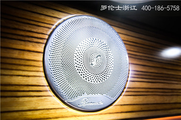 奔驰 | V-260威耀版7座隔断