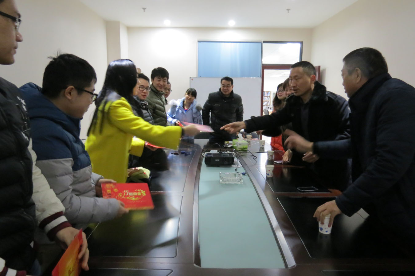 6.Dai xiaolin, vice chairman of the industrial association of the development zone, came to visit th