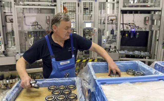 Artificial intelligence, Internet and trend for intelligent manufacturing & technology