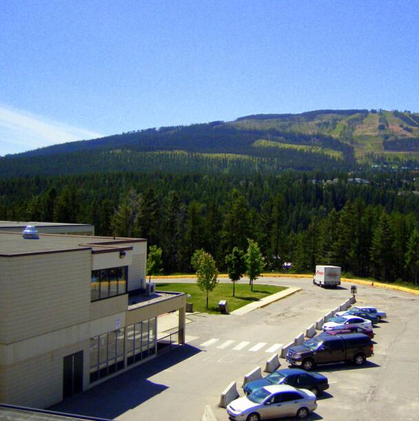 赛尔克中学(Selkirk Secondary School) 赛尔克中学(Selkirk Secondary School)
