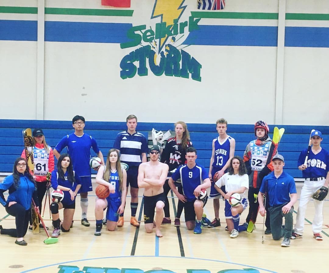 赛尔克中学(Selkirk Secondary School) 赛尔克中学(Selkirk Secondary School)