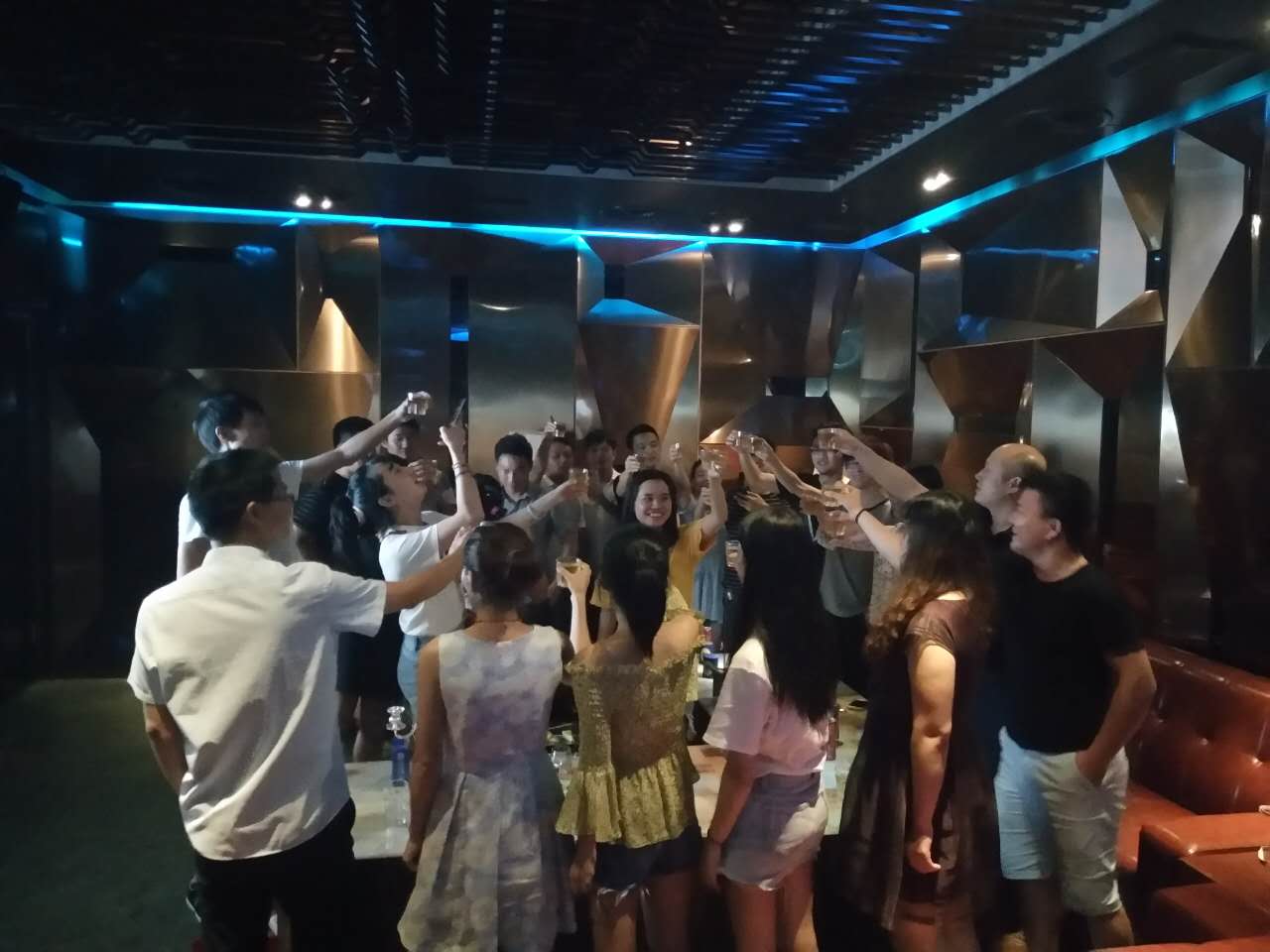 歌王争霸，谁与争锋●夜行KTV