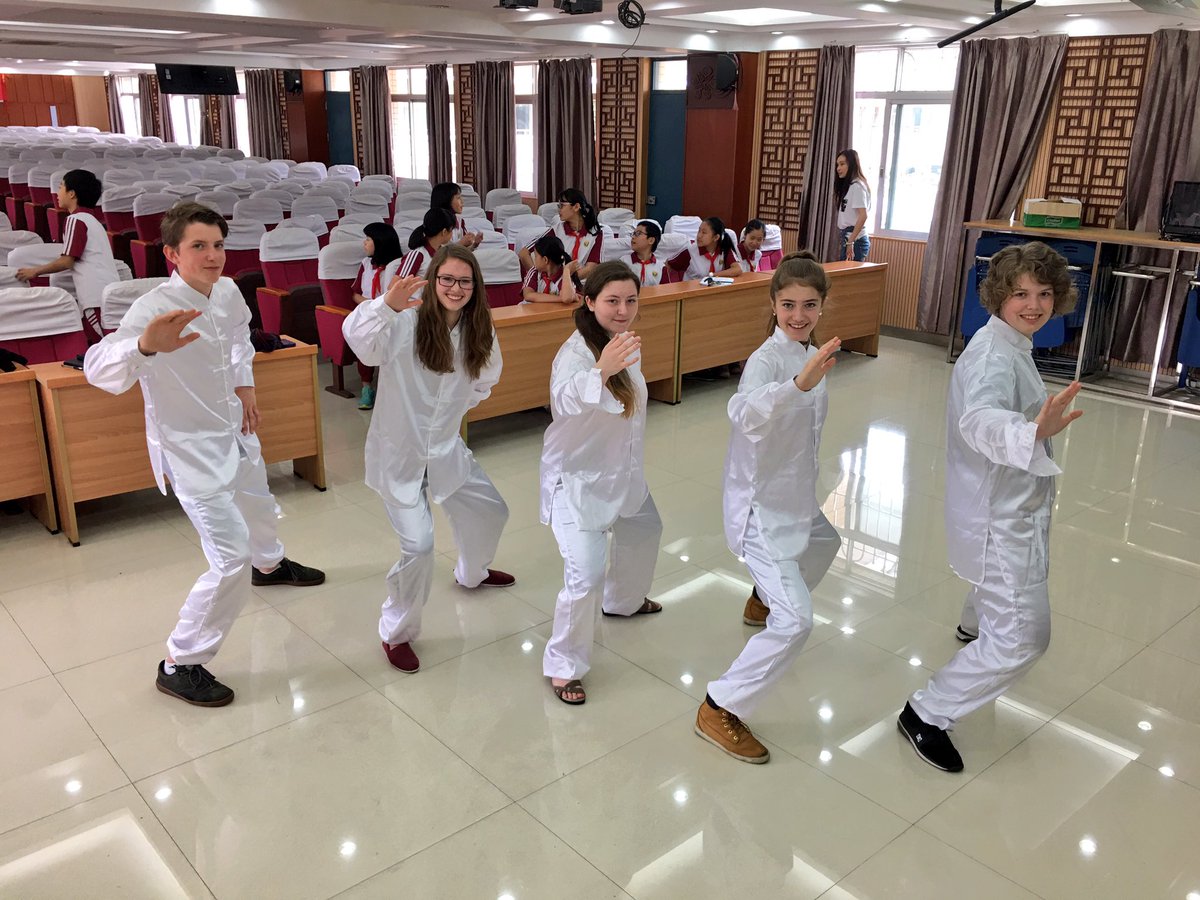 Eighteen students from School District No. 6 visited Yuexiu Education Bureau Eighteen students from School District No. 6 visited Yuexiu Education Bureau