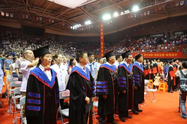 浙江大学2017届研究生毕业典礼丨从此,你是我的母校,我是你的校友 浙江大学2017届研究生毕业典礼丨从此,你是我的母校,我是你的校友