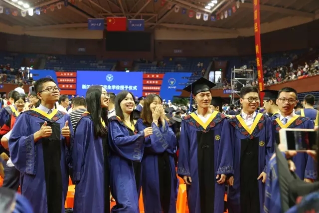浙江大学2017届研究生毕业典礼丨从此,你是我的母校,我是你的校友 浙江大学2017届研究生毕业典礼丨从此,你是我的母校,我是你的校友
