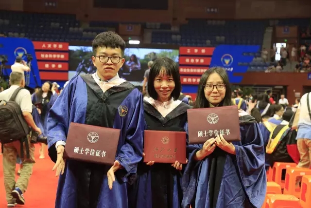 浙江大学2017届研究生毕业典礼丨从此,你是我的母校,我是你的校友 浙江大学2017届研究生毕业典礼丨从此,你是我的母校,我是你的校友