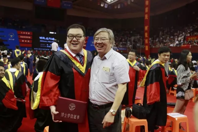 浙江大学2017届研究生毕业典礼丨从此,你是我的母校,我是你的校友 浙江大学2017届研究生毕业典礼丨从此,你是我的母校,我是你的校友