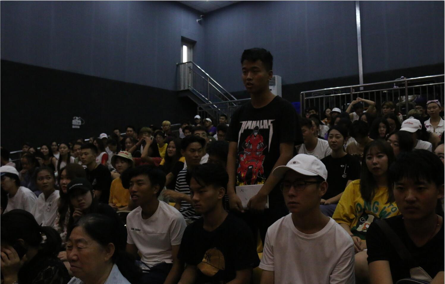 国家一级演员臧金生做客北京演艺专修学院名人講堂 国家一级演员臧金生做客北京演艺专修学院名人講堂