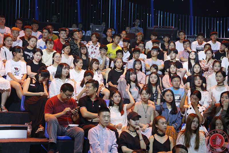 第十三届玩艺夏夏令营快报:著名导演尤小剛作客名家讲堂 第十三届玩艺夏夏令营快报:著名导演尤小剛作客名家讲堂