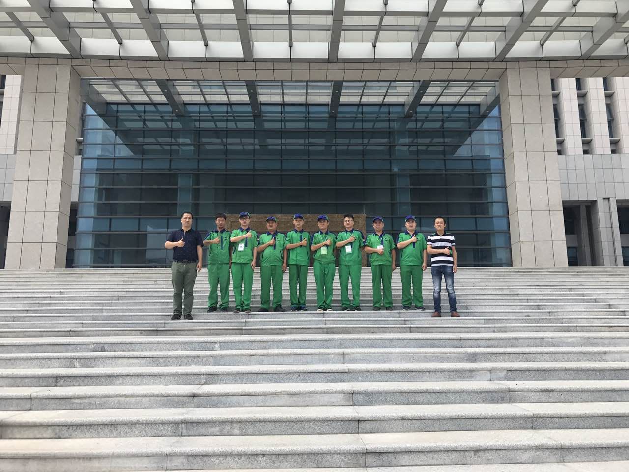 2017年6月20号，江西龙南县行政中心室内空气治理工程优吸成为中标单位
