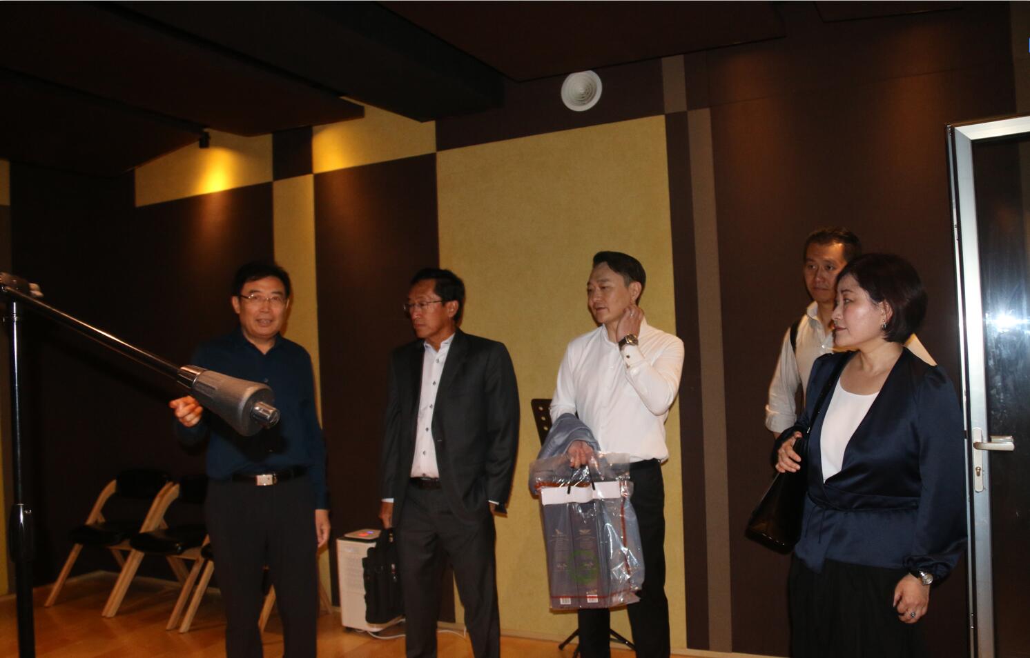澳大利亞邦德大學代表團訪問北京演藝專修學院 澳大利亞邦德大學代表團訪問北京演藝專修學院
