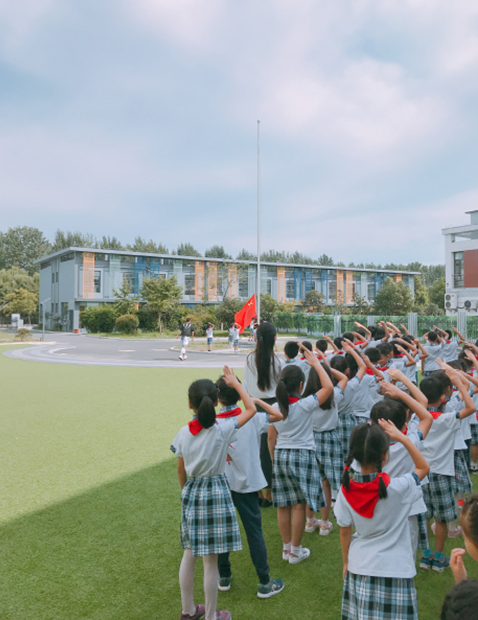 这样的“升旗仪式”，孩子们都很期待