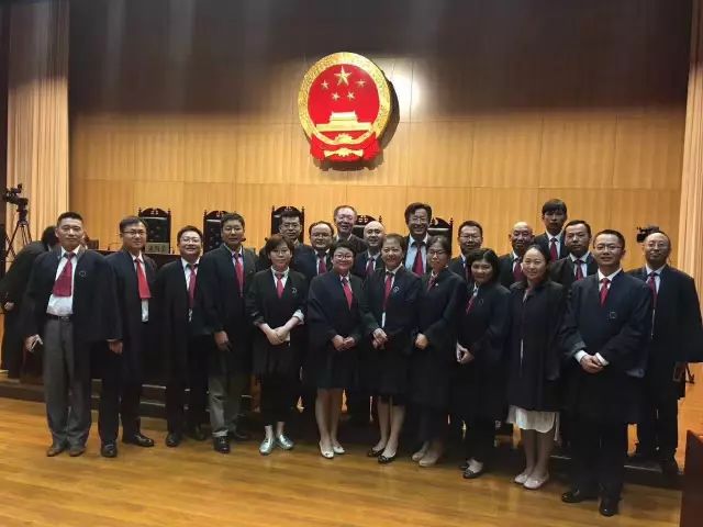 行走中的法援志愿ios雷竞技——陈琦 郑小英 行走中的法援志愿ios雷竞技——陈琦 郑小英