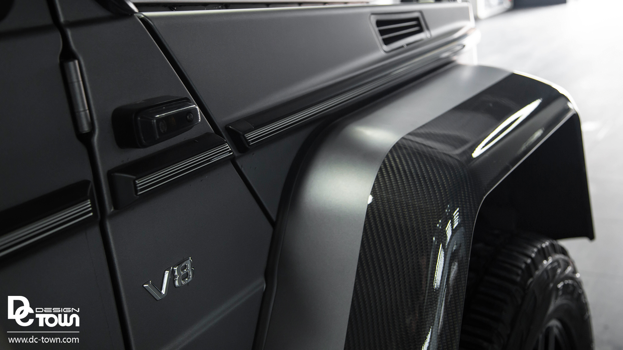 奔驰G500 4×4 全车小珠光碳灰改色贴膜