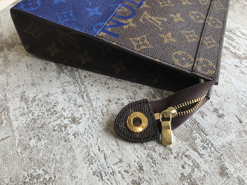 M63066 Louis Vuitton 2018 Men Pochette Voyage MM-Monogram Other Canvas