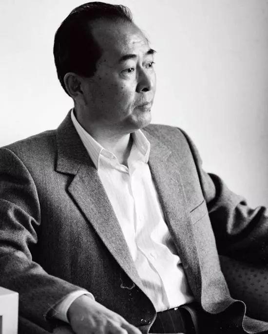 1980年花1400块钱买来的紫檀写字台,深藏38年后,在今天…… 1980年花1400块钱买来的紫檀写字台,深藏38年后,在今天……