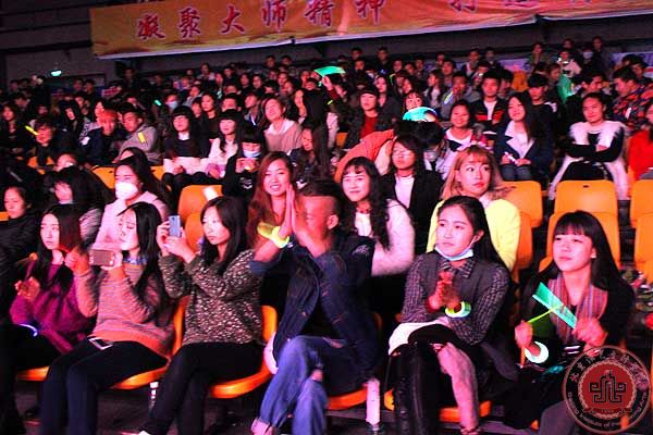 器乐与音乐制作系成功举办首届“小巨蛋”音乐节 器乐与音乐制作系成功举办首届“小巨蛋”音乐节