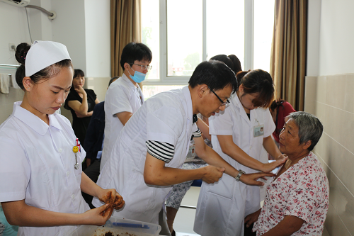 长丰县中医院赴蚌埠医学院参加2019届毕业生供需见面会 