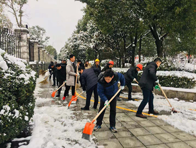 抗冰冻，迎风雪，区城建投始终在路上