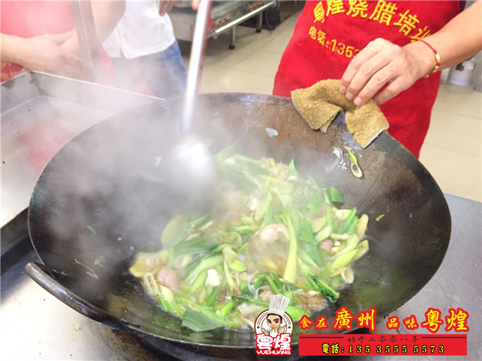 2018.10.27  制作麻辣卤味  麻辣卤味培训  麻辣鸭脖做法 