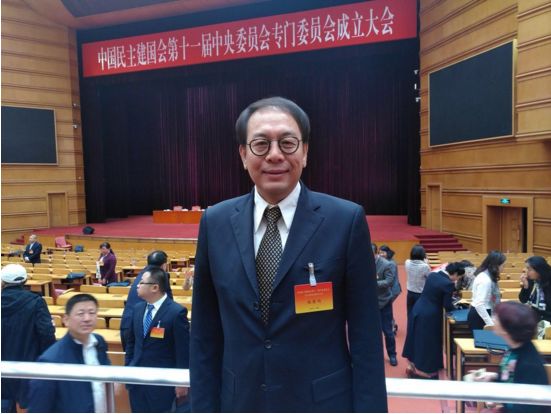 杨黎明: 云淡风轻ios雷竞技路 杨黎明: 云淡风轻ios雷竞技路