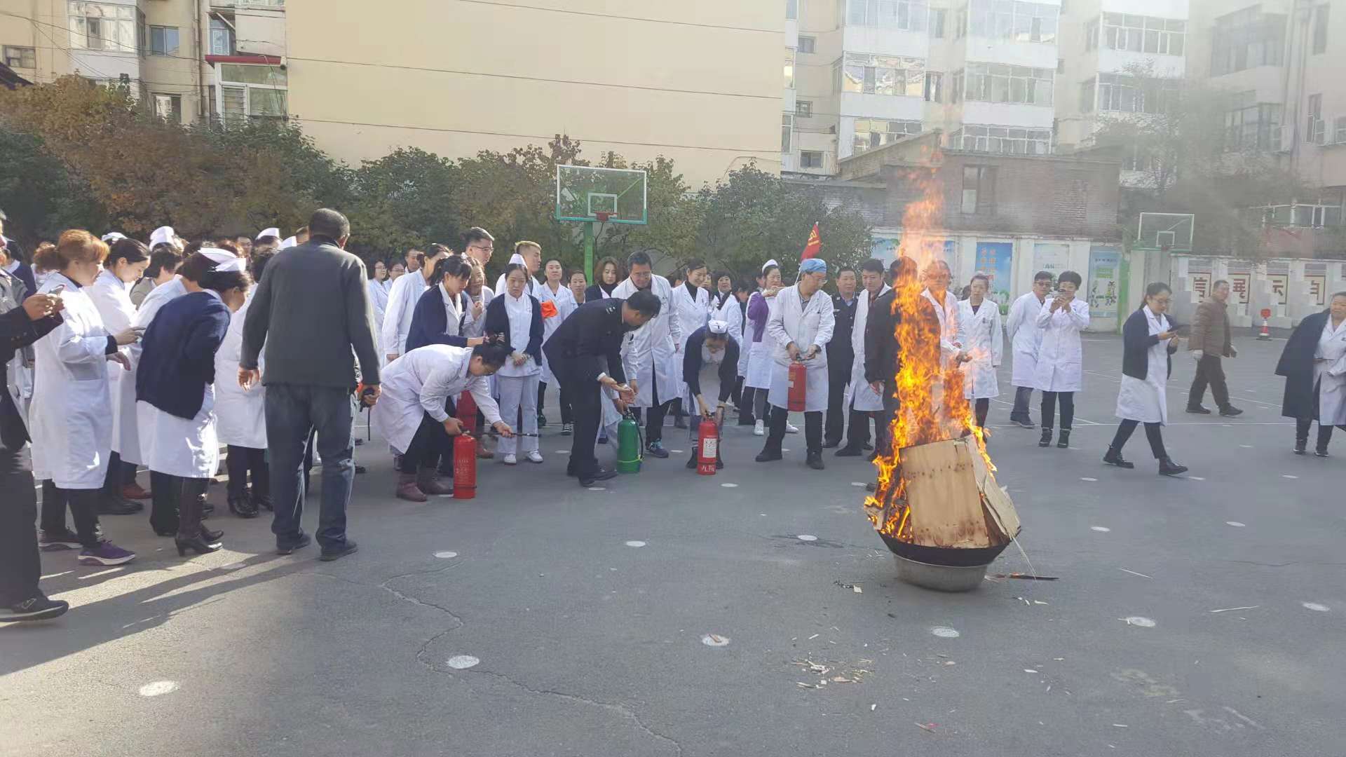 哈尔滨南岗区人民医院开展消防知识讲座及应急演练活动