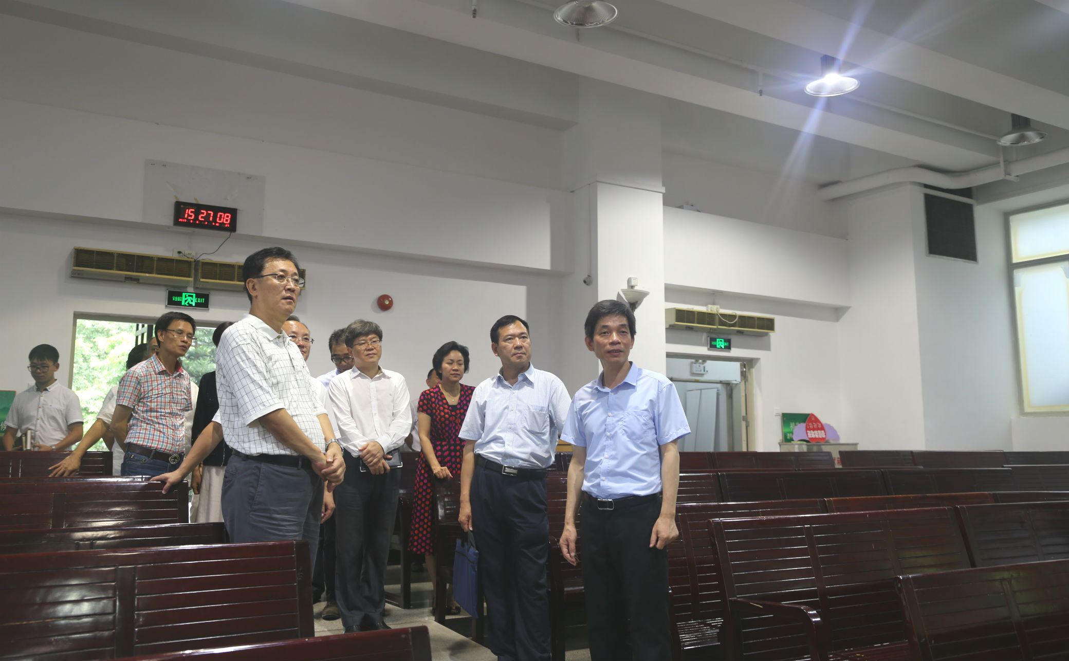 市政协调研组莅临我基督教深圳堂进行实地调研 市政协调研组莅临我基督教深圳堂进行实地调研