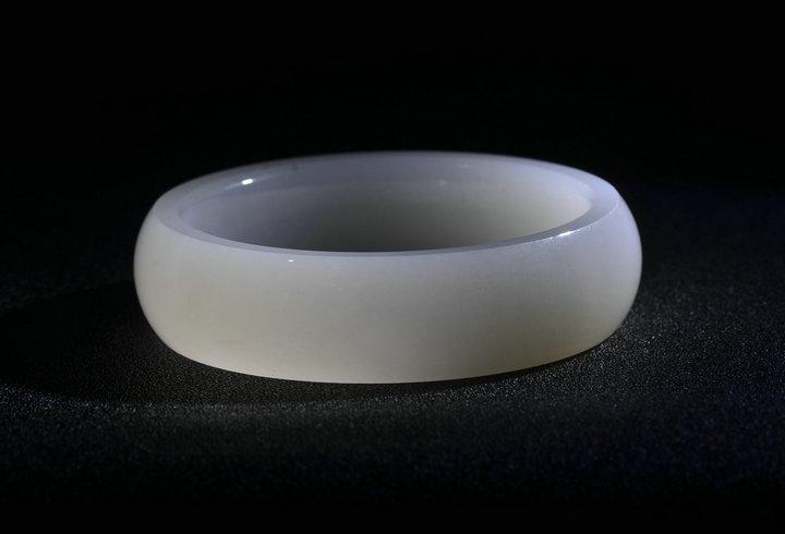 揭秘:新万博登录入口新万博手镯到底为什么贵? 揭秘:新万博登录入口新万博手镯到底为什么贵?