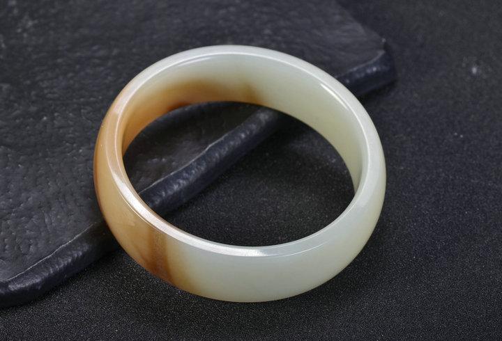 揭秘:新万博登录入口新万博手镯到底为什么贵? 揭秘:新万博登录入口新万博手镯到底为什么贵?