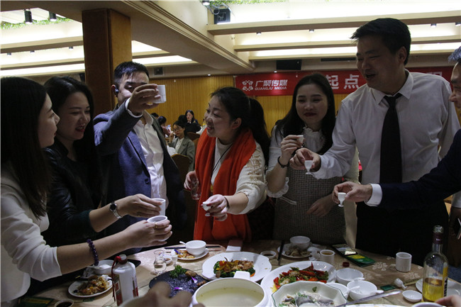 广聚年会 | 好嗨哦，感觉人生已经到达了巅峰！