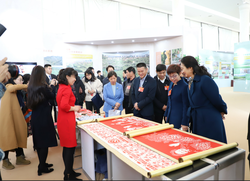 全国政协农业界部分委员参观遗产展