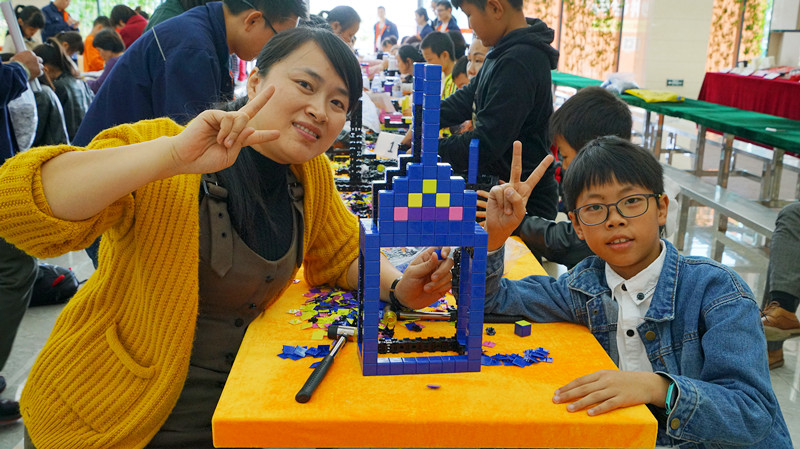 小学生走进模科，体验爱与智慧并存的模块化神奇魅力