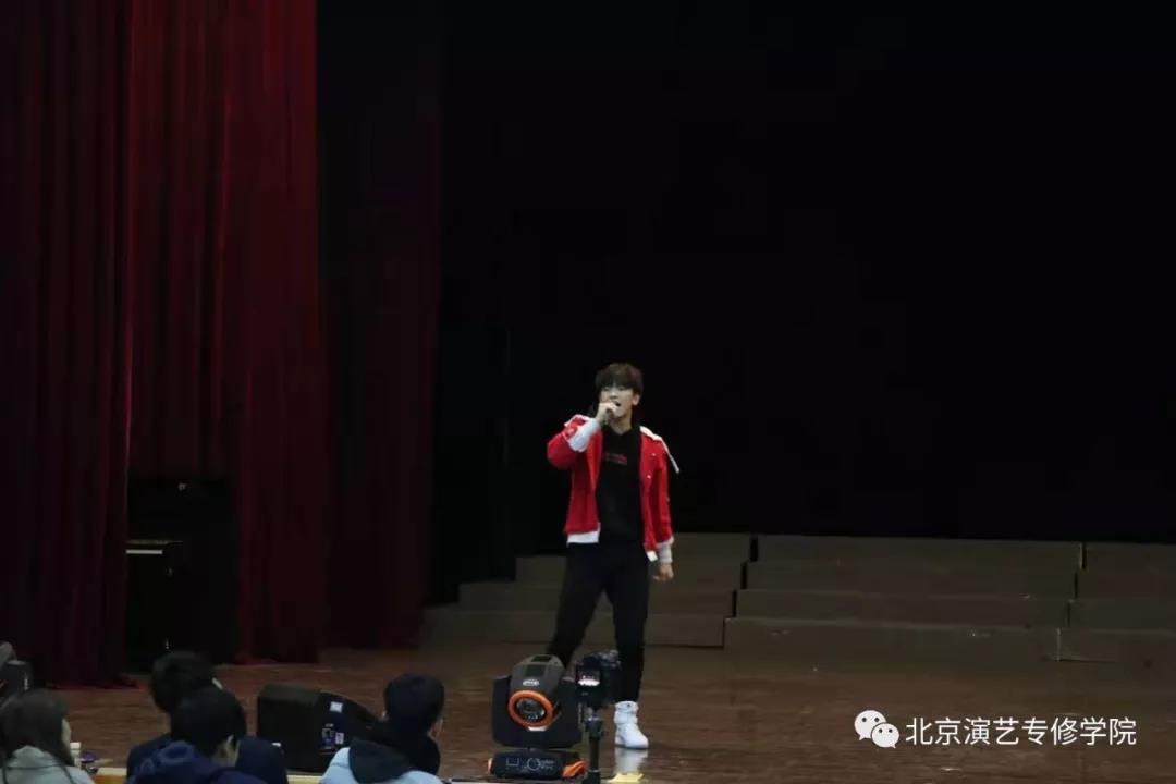 坤音娱乐练习生招募计划海选在我院举行 坤音娱乐练习生招募计划海选在我院举行