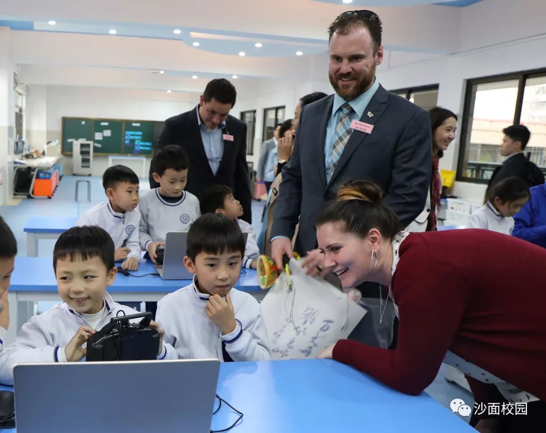 加拿大教育代表团来访沙面小学通讯稿 