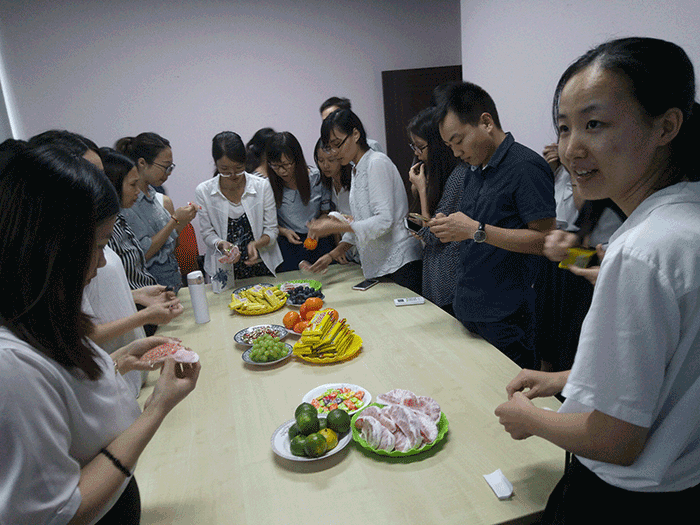 欢度双节，桐晖公司举行“庆国庆，迎中秋”活动