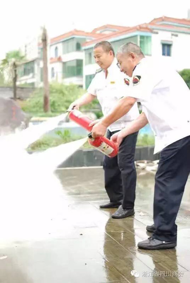 我会理事单位—杭州临义物业管理有限公司举行2016年秋季消防演习