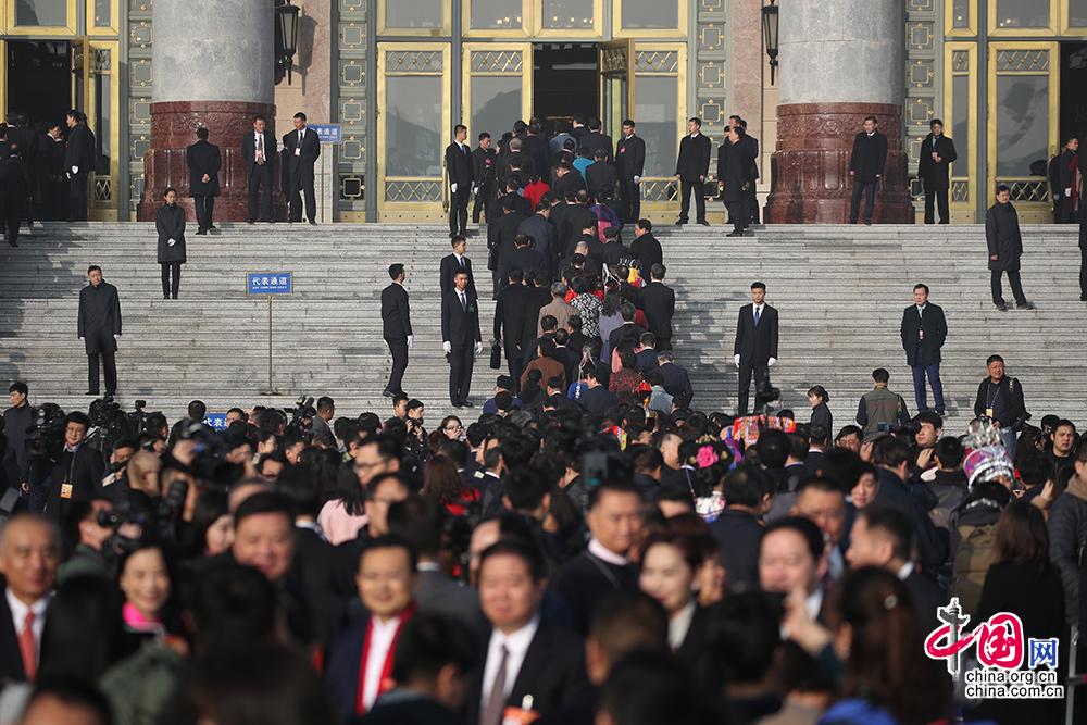 第十三届全国人民代表大会第二次会议在北京人民大会堂开幕