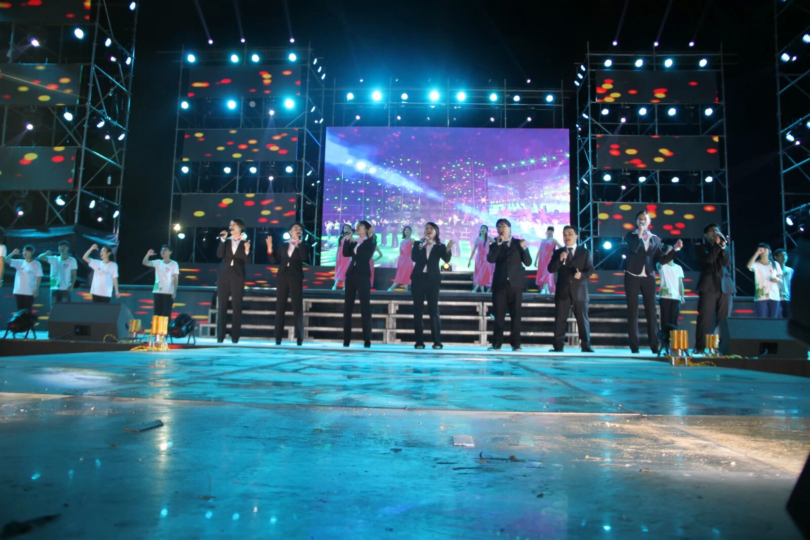 Celebration Party for Chinese National Day With Stage And Truss Structure  