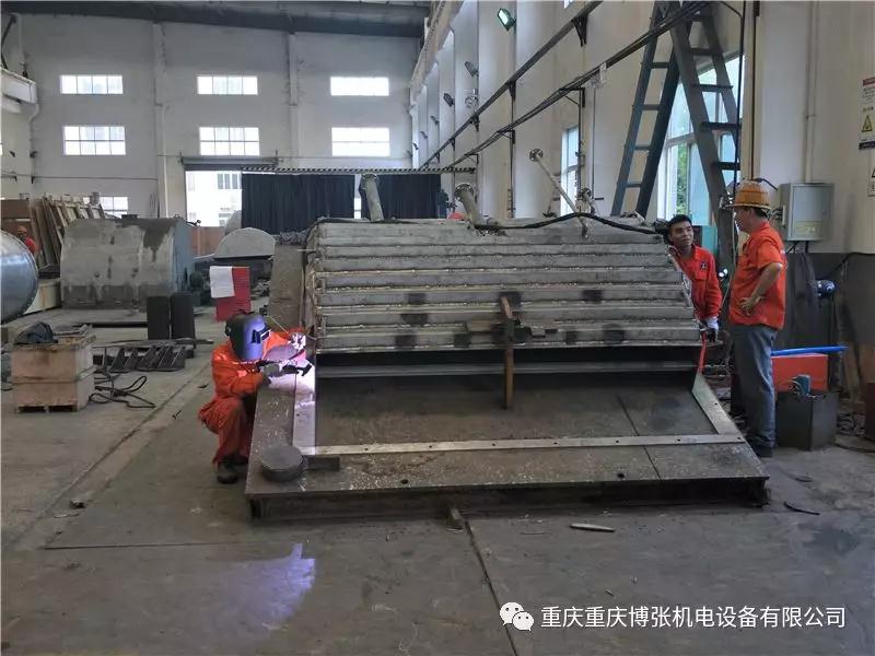 致敬!战斗在一线的博张人,你们辛苦了! 致敬!战斗在一线的博张人,你们辛苦了!