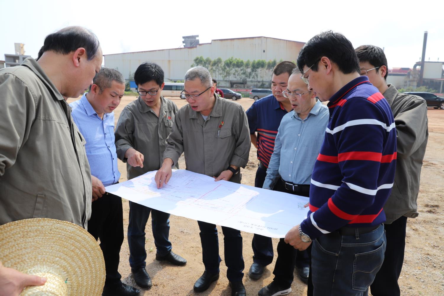 柳钢领导率队到玉林龙潭产业园考察并洽谈项目