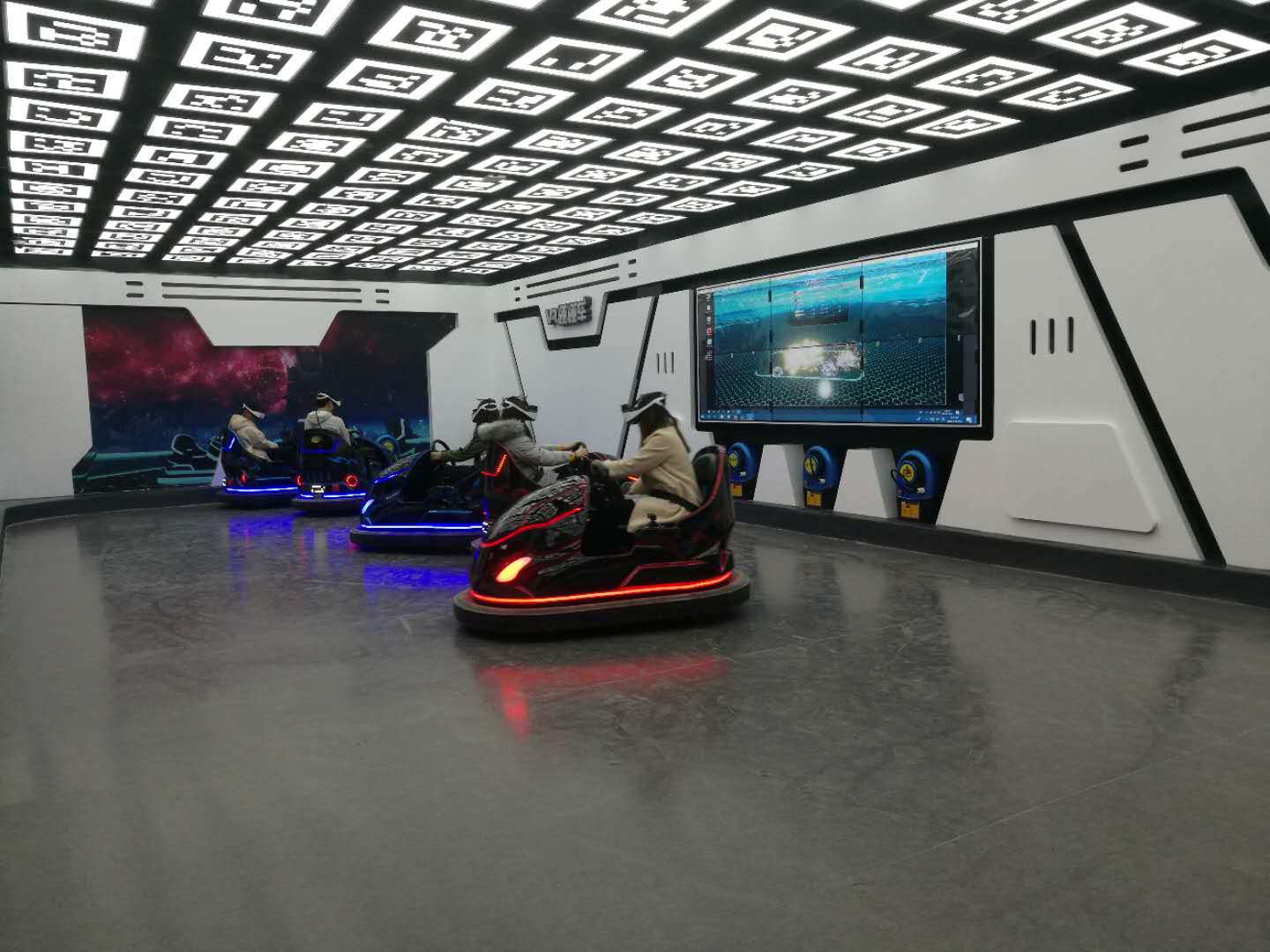 未来世界什么样?山东首个集AR、VR和MR于一体的虚拟现实体验中心落户即墨 未来世界什么样?山东首个集AR、VR和MR于一体的虚拟现实体验中心落户即墨