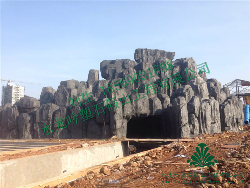 湖南郴州水上乐园塑石假山工程顺利完工